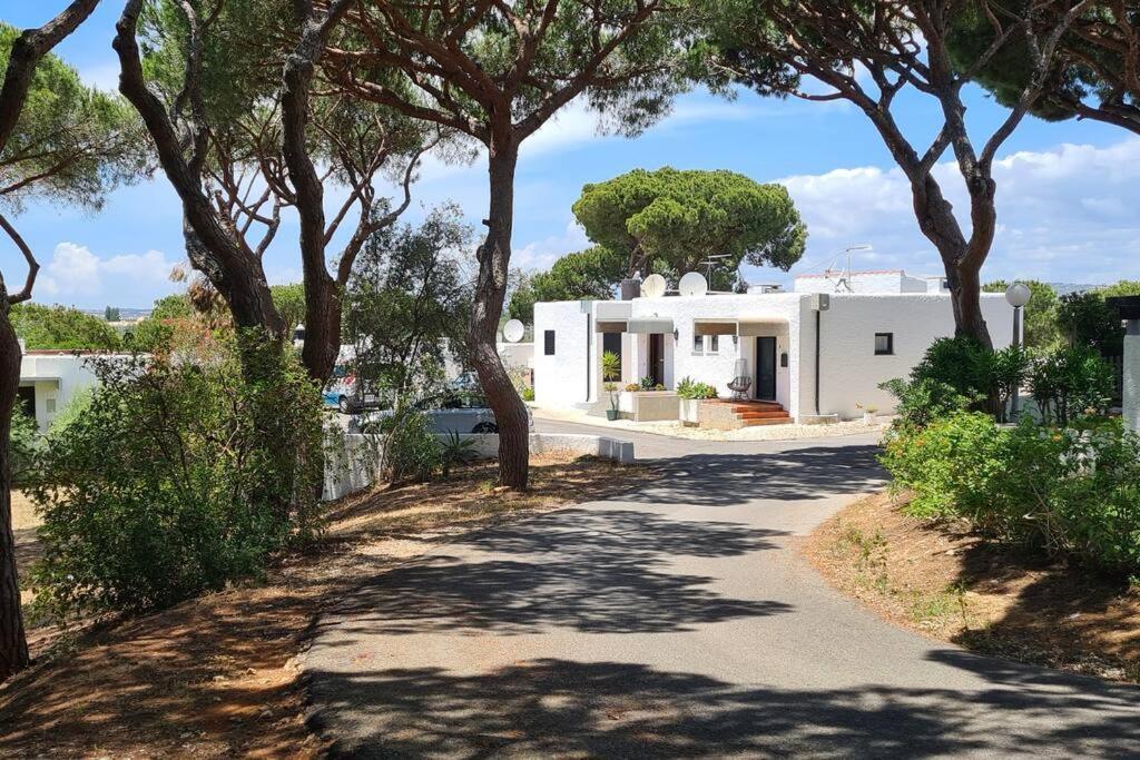 Sunny Villa With Golf Front View Vilamoura Bagian luar foto