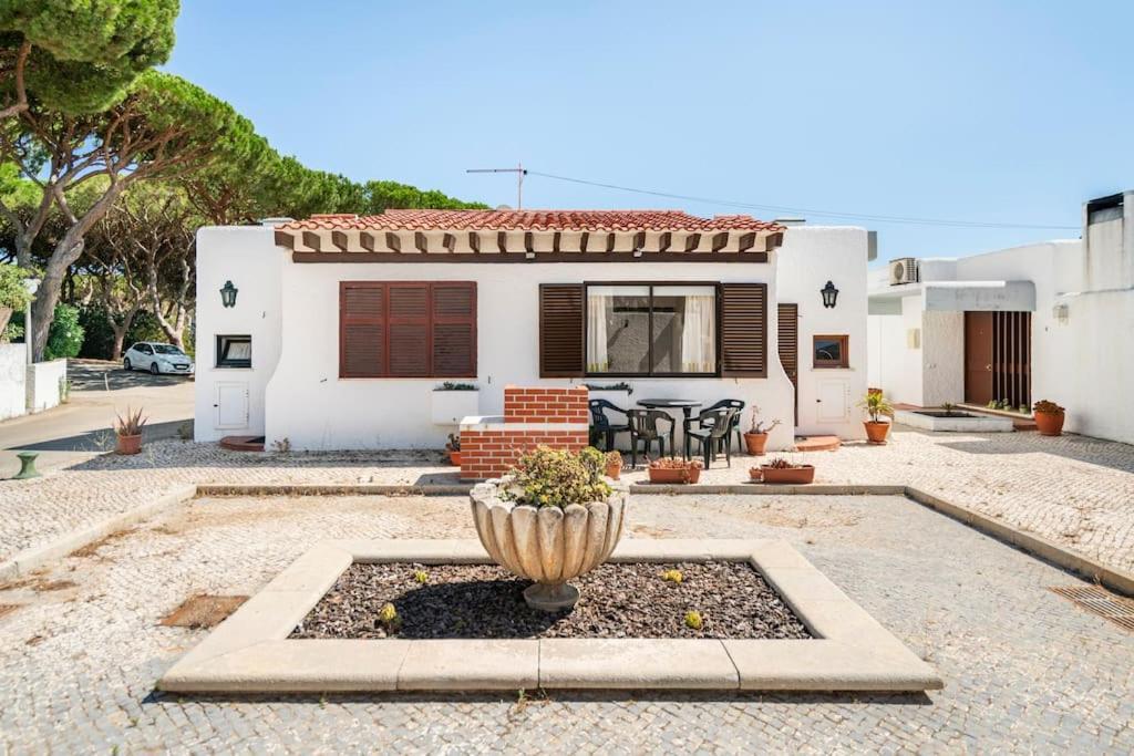Sunny Villa With Golf Front View Vilamoura Bagian luar foto